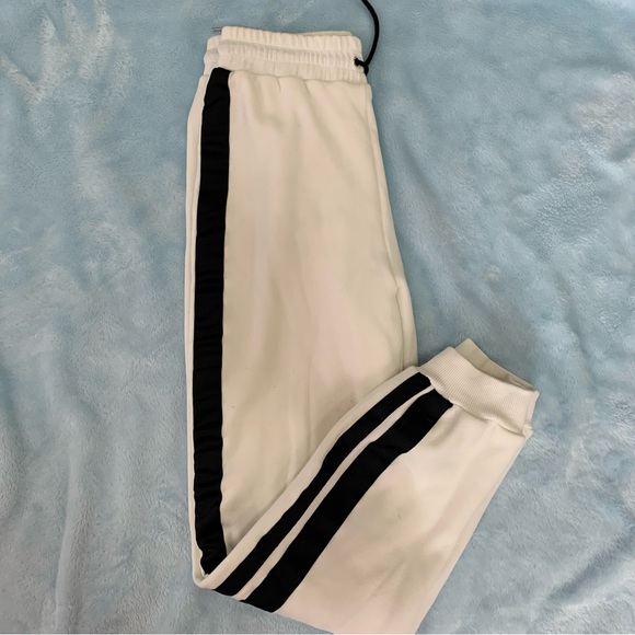 I.AM.GIA - Striker Sweatsuit Set - Picture 6 of 10